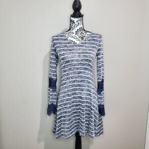 J Gee small womens blue and white striped dress